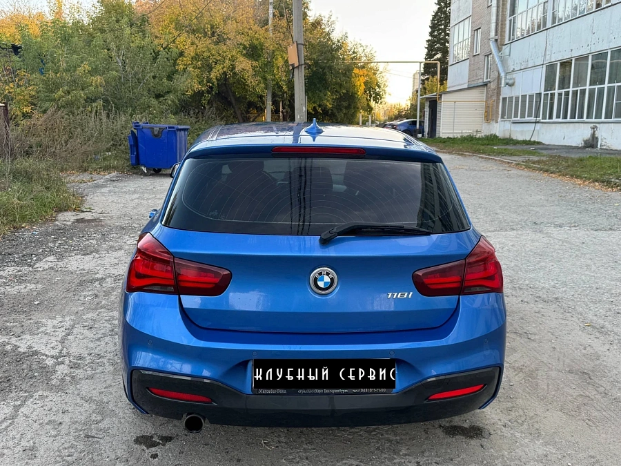 BMW 1 серии, 2019г., задний привод, автомат