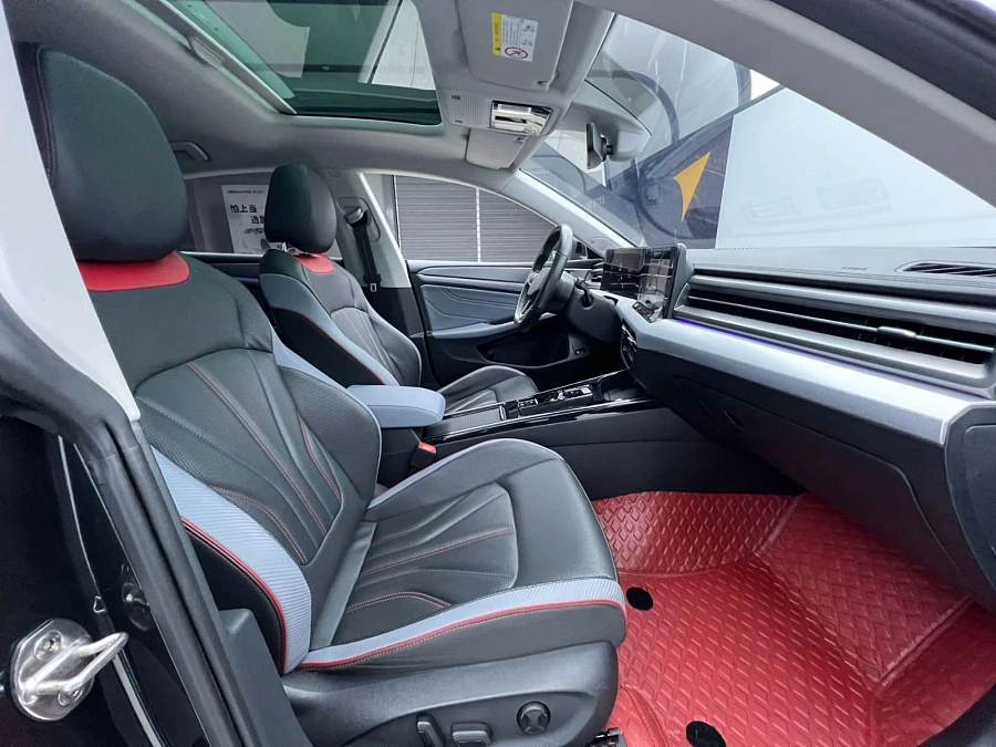 Volkswagen Lamando, 2022г., передний привод, робот