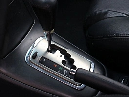 Toyota Avensis, 2006г, передний привод, автомат