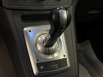 Opel Zafira, 2012г, передний привод, робот