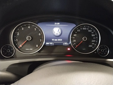 Volkswagen Touareg, 2013г, передний привод, автомат