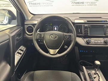 Toyota RAV4, 2015г, передний привод, автомат