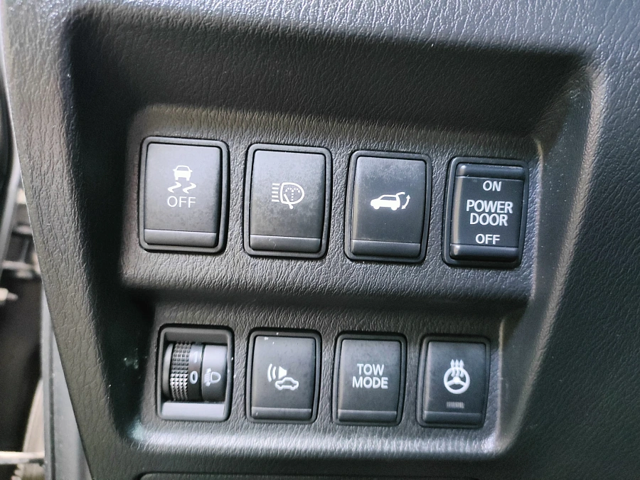 Nissan Pathfinder, 2015г., полный привод, вариатор