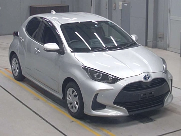 Toyota Yaris, 2022г, передний привод, вариатор