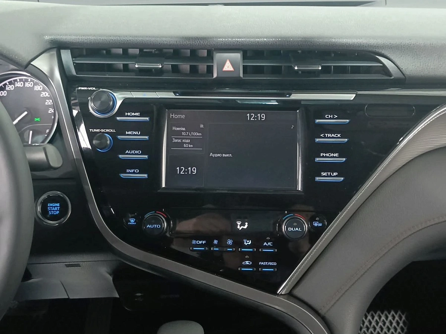 Toyota Camry, 2019г., передний привод, автомат