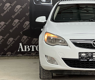 Opel Astra, 2011г, передний привод, автомат