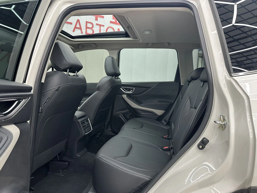 Subaru Forester, 2022г., полный привод, вариатор