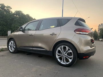 Renault Scenic, 2017г., передний привод, робот