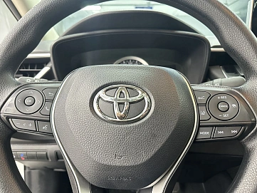 Toyota Corolla, 2021г, передний привод, вариатор
