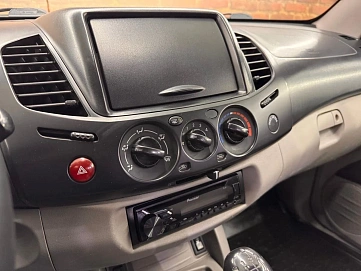 Mitsubishi L200, 2008г, полный привод, механика