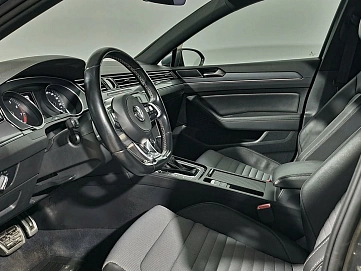 Volkswagen Passat, 2016г, передний привод, робот