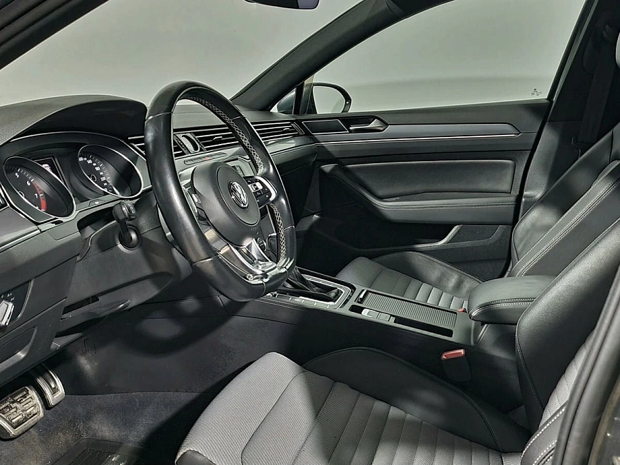 Volkswagen Passat, 2016г., передний привод, робот