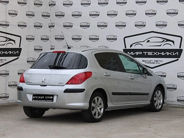 Peugeot 308, 2008г, передний привод, автомат