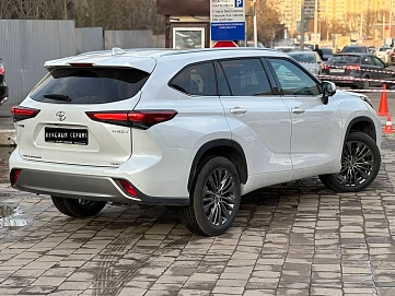 Toyota Highlander, 2026г, полный привод, автомат
