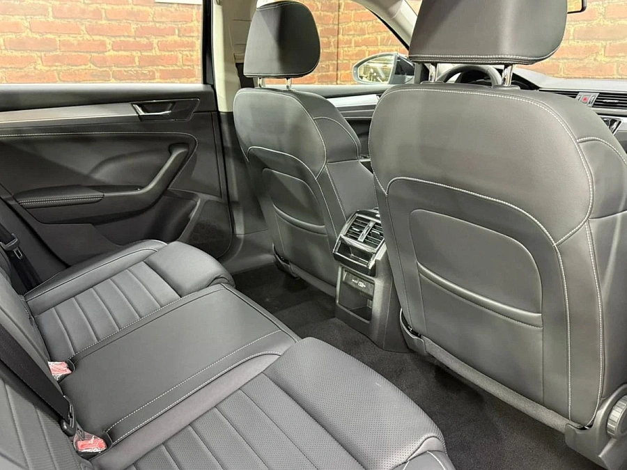 Skoda Superb, 2025г., передний привод, робот