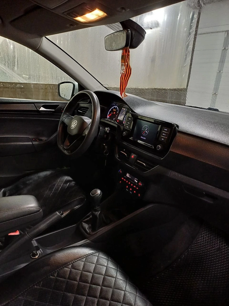 Volkswagen Polo, 2021г., передний привод, механика