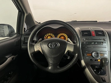 Toyota Auris, 2008г, передний привод, робот