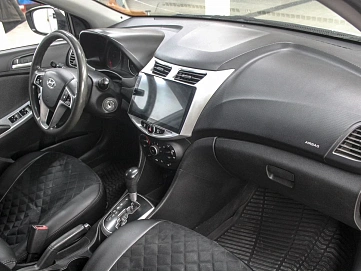 Hyundai Solaris, 2013г, передний привод, автомат