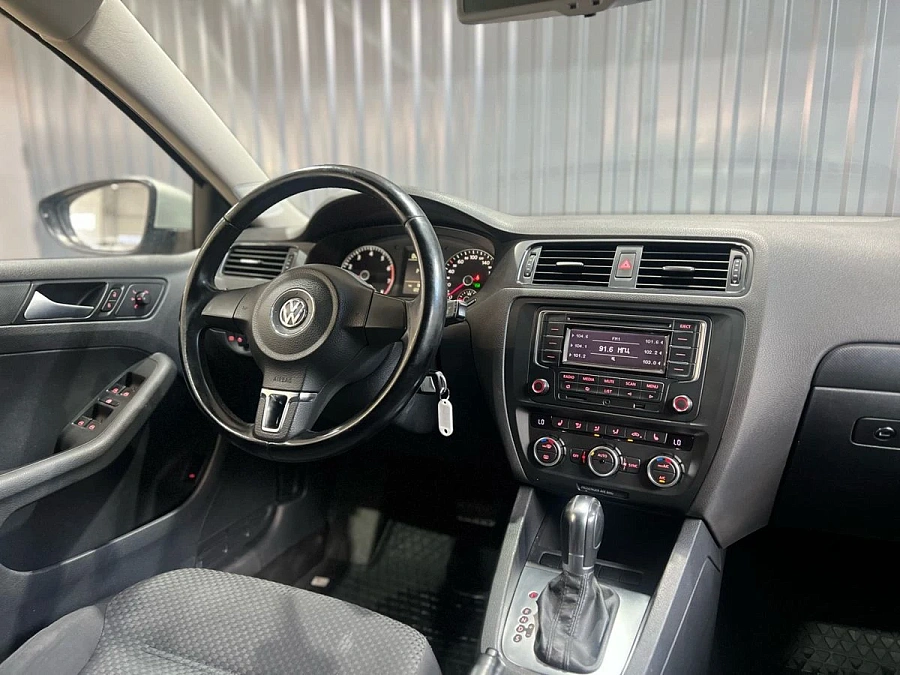 Volkswagen Jetta, 2014г., передний привод, автомат