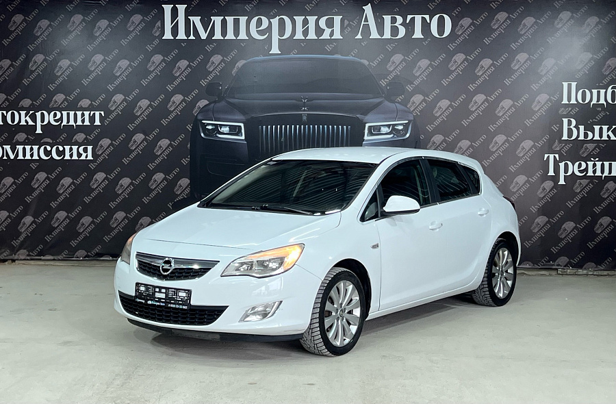 Opel Astra, 2011г., передний привод, автомат