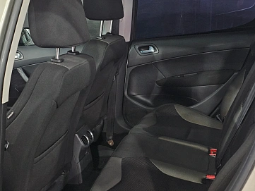 Peugeot 308, 2010г, передний привод, автомат
