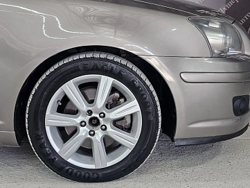 Toyota Avensis, 2006г, передний привод, автомат