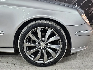 Mercedes-Benz E-Класс, 2004г, задний привод, автомат