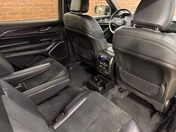 Jeep Grand Cherokee, 2021г, задний привод, автомат