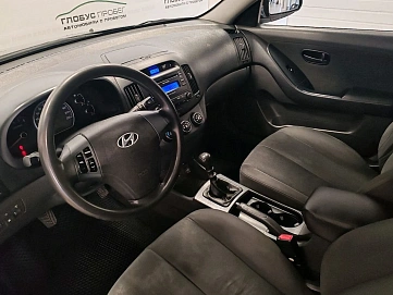 Hyundai Elantra, 2008г, передний привод, механика