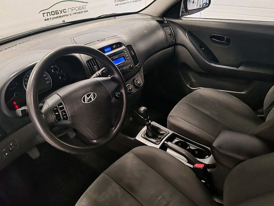 Hyundai Elantra, 2008г., передний привод, механика