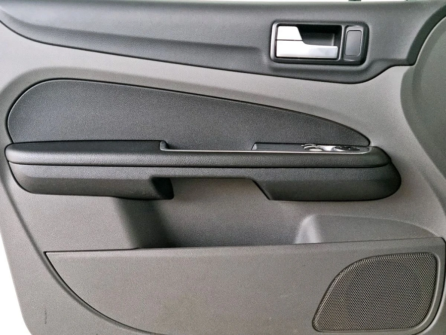 Ford Focus, 2010г., передний привод, механика