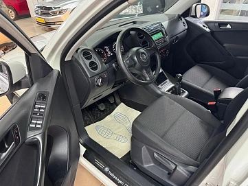 Volkswagen Tiguan, 2011г, полный привод, механика