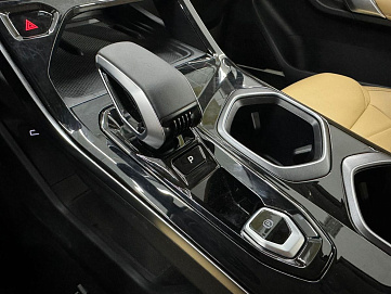 Geely Atlas, 2023г, передний привод, робот