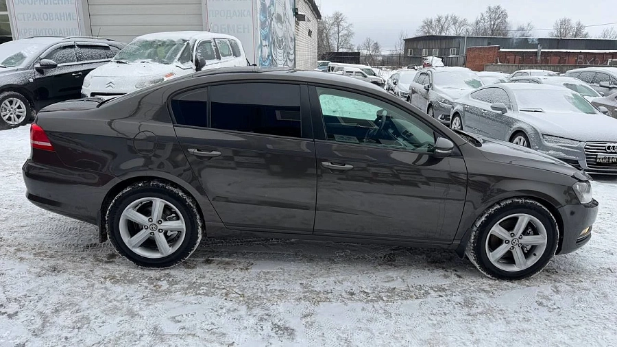 Volkswagen Passat, 2012г., передний привод, механика
