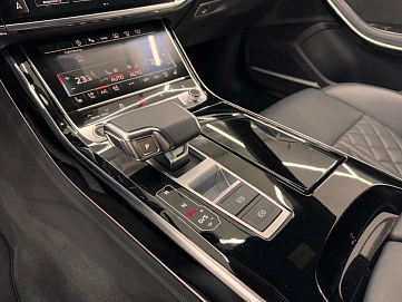 Audi A8, 2022г, полный привод, автомат