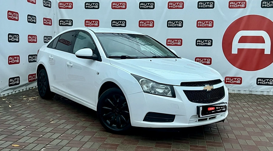 Chevrolet Cruze, 2011г., передний привод, механика