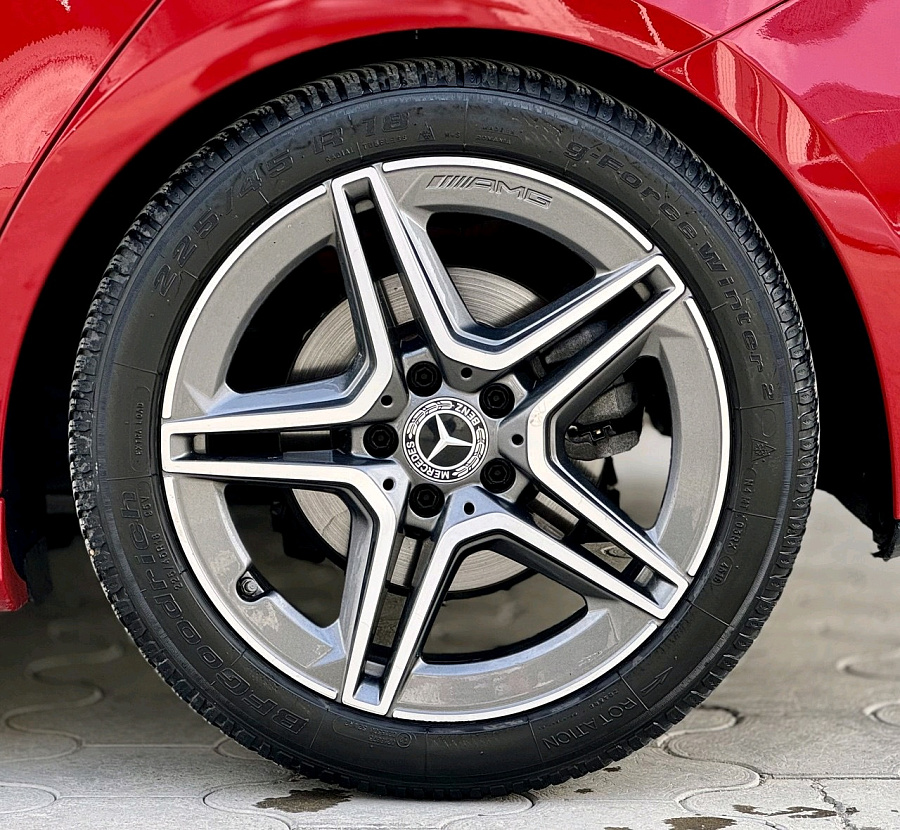 Mercedes-Benz , 2019г., передний привод, робот