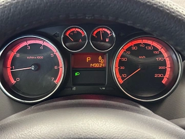 Peugeot 308, 2011г, передний привод, автомат