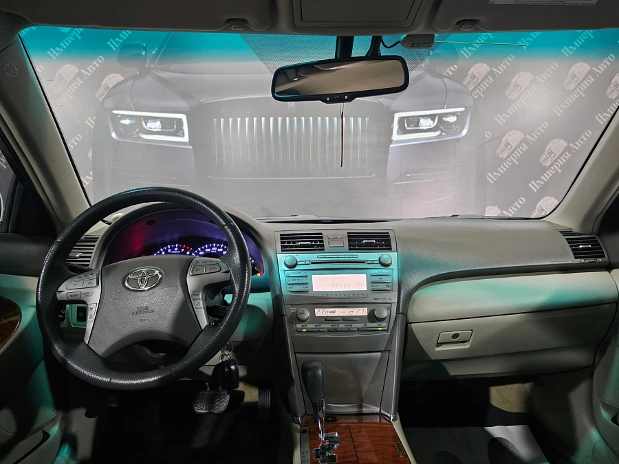 Toyota Camry, 2010г., передний привод, автомат