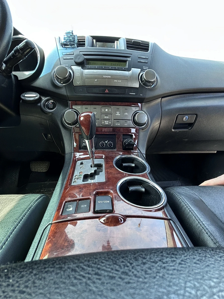 Toyota Highlander, 2012г., полный привод, автомат