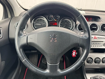 Peugeot 308, 2008г, передний привод, механика