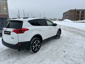 Toyota RAV4, 2015г, полный привод, вариатор