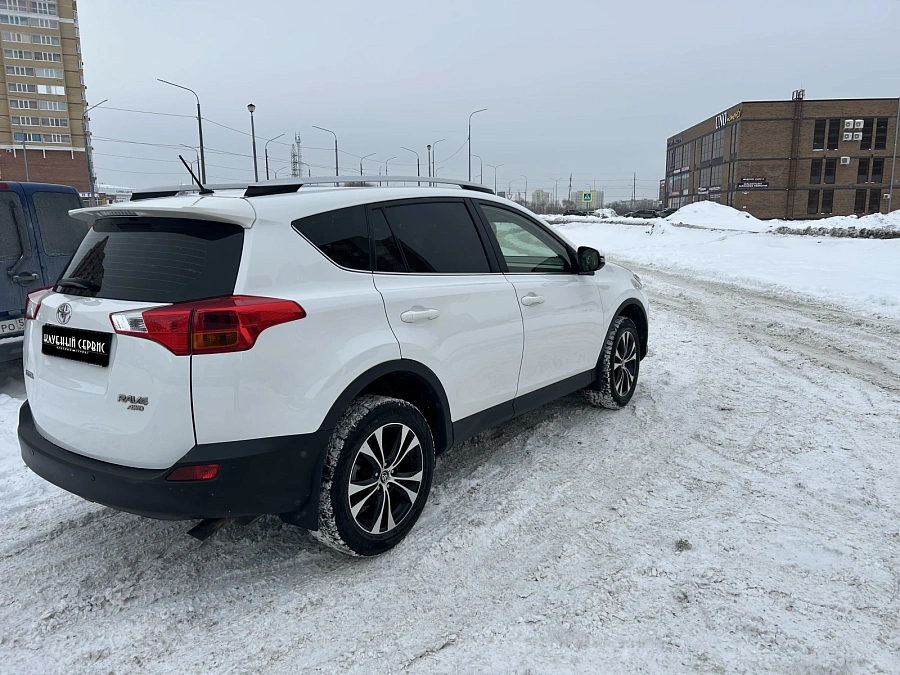 Toyota RAV4, 2015г., полный привод, вариатор
