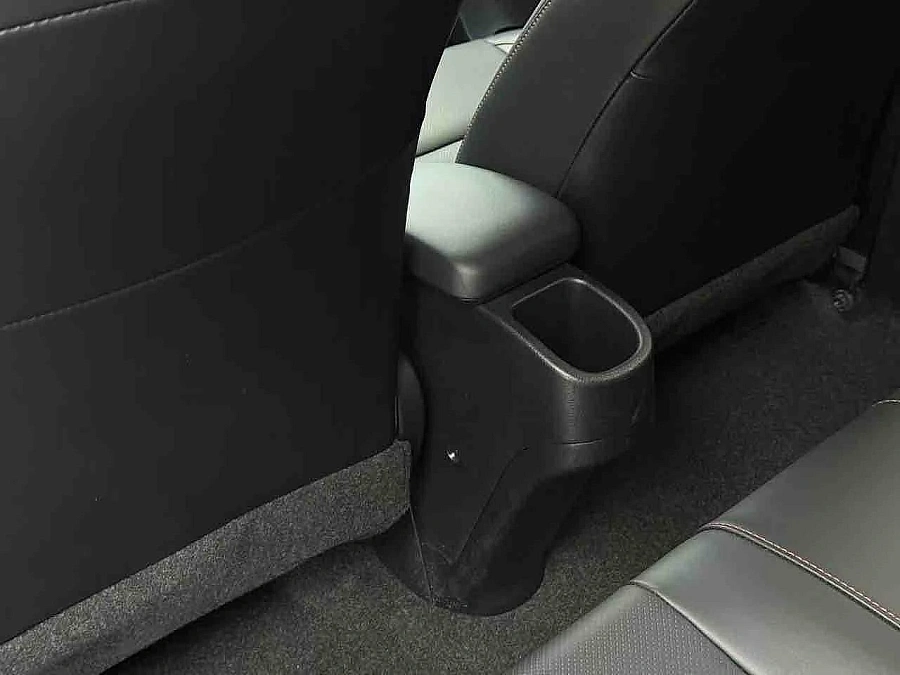 Toyota Yaris, 2023г., передний привод, вариатор