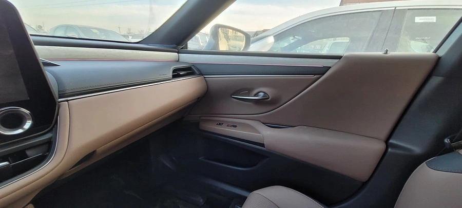 Lexus ES, 2025г., передний привод, вариатор