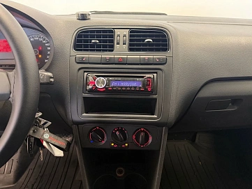Volkswagen Polo, 2012г, передний привод, механика