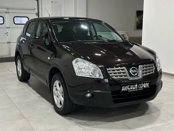 Nissan Qashqai, 2009г., передний привод, вариатор
