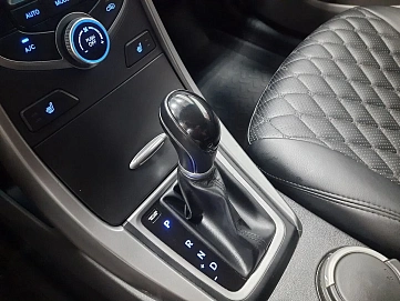 Hyundai Elantra, 2014г, передний привод, автомат