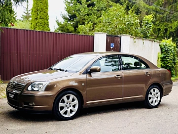 Toyota Avensis, 2005г, передний привод, автомат