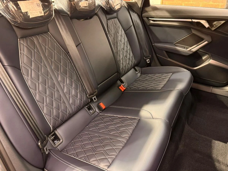 Audi , 2025г., передний привод, робот